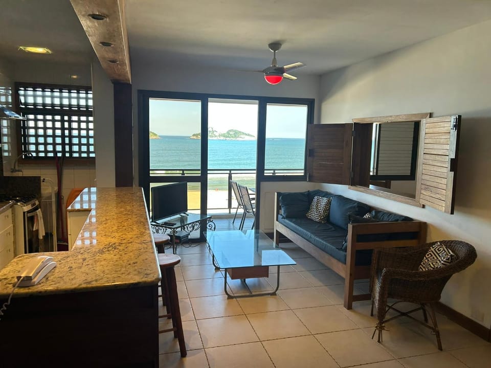 Oceanfront 2 Bed Rooms - Balcony with Full Sea View - Praia do Pepê Apartment hotel in Rio de Janeiro