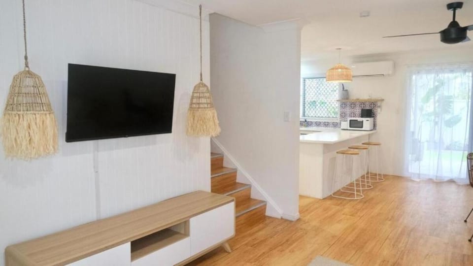 TV and multimedia, Kitchen or kitchenette, oven