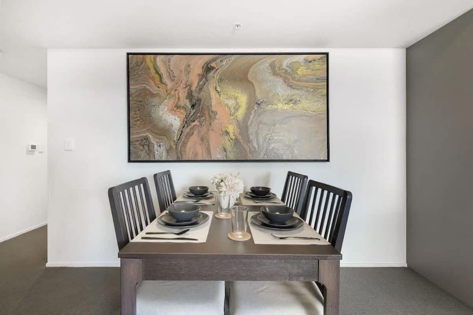 Living room, Decorative detail, Dining area