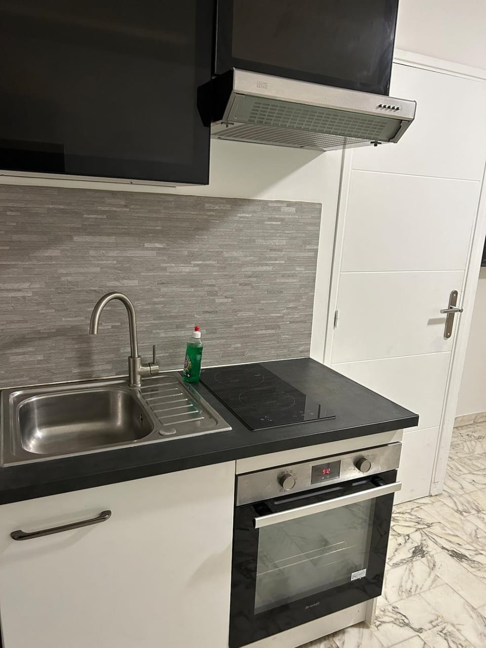 Deux pièces au centre-ville proche des plages et centres commerciaux Apartment in Nice