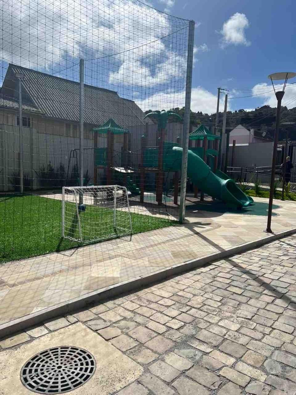 Charmoso Apê Gramado a 1 km Centro com garagem Apartment in Gramado
