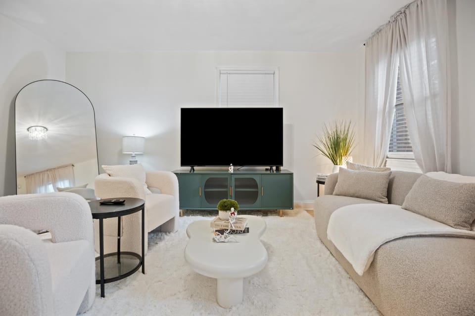 Communal lounge/ TV room, TV and multimedia, Living room, Photo of the whole room, Seating area, Evening entertainment, air conditioner