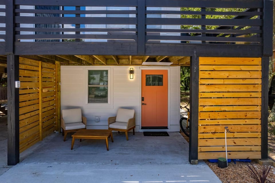 Property building, Patio, Facade/entrance, Seating area