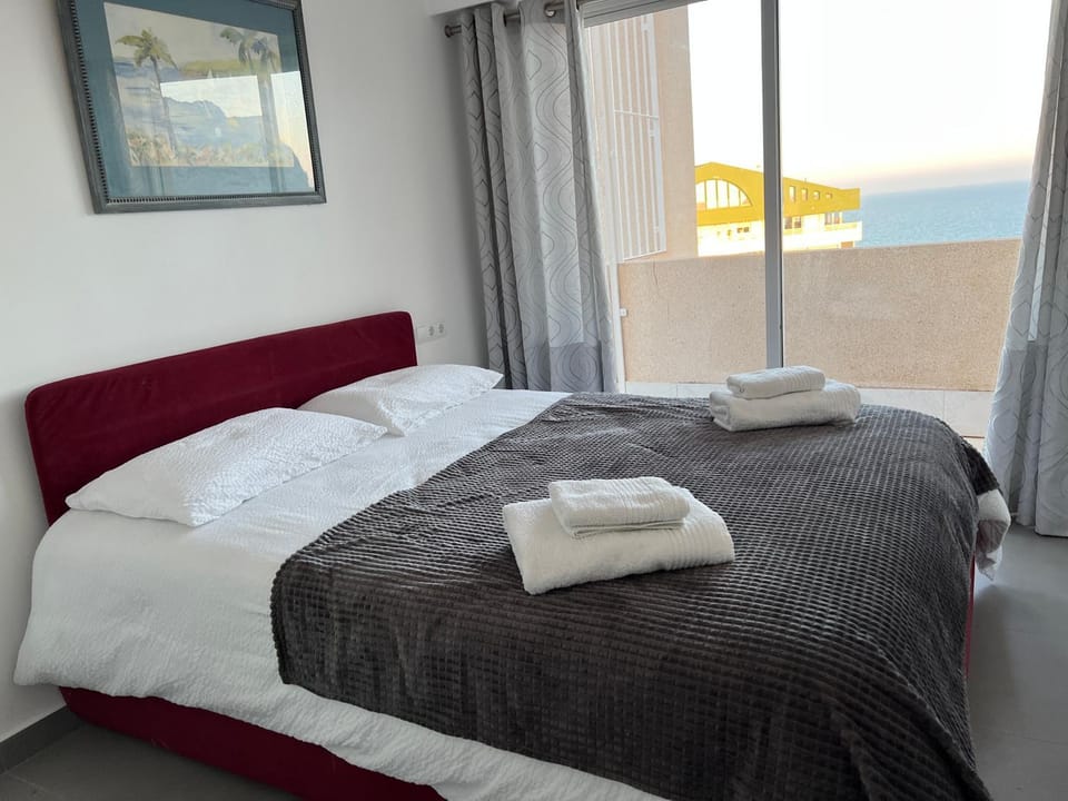 Bed, Photo of the whole room, Bedroom, Sea view