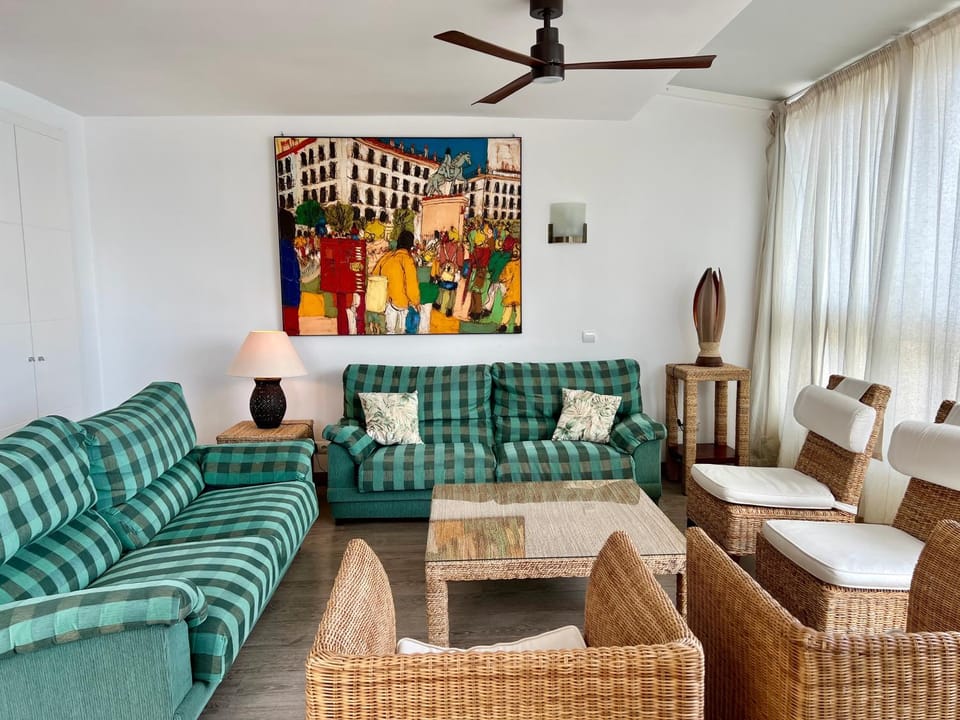 Living room, Lounge or bar