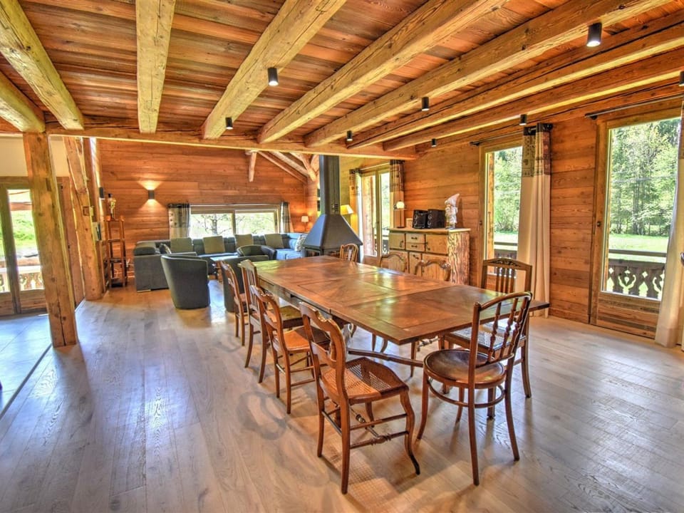 Chalet 16 pers. avec cheminée et animaux admis, près télécabine à Morzine - FR-1-524-138 Cabin in Morzine