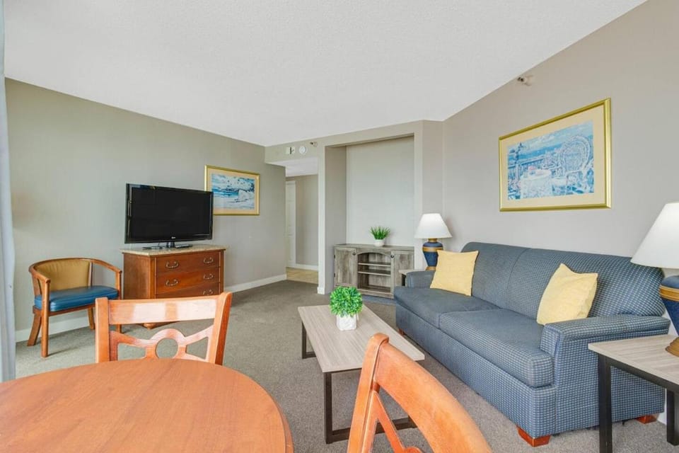 Impressive 1Br Oceanfront, Dogs OK! 910 Apartment in Myrtle Beach
