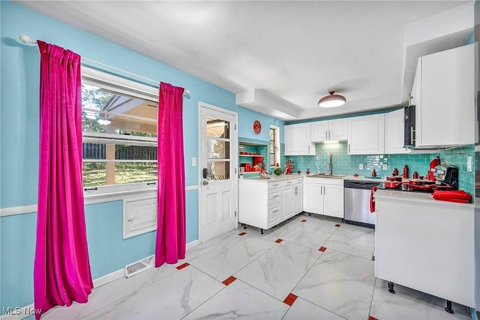 Little Paris- In Affluent University HTS Villa in Shaker Heights