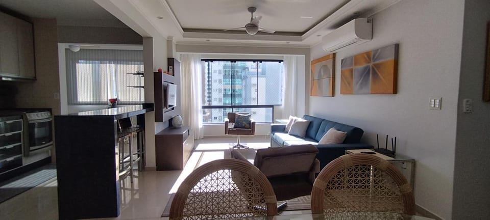 Communal lounge/ TV room, Kitchen or kitchenette, Living room, Dining area, Communal kitchen, stove