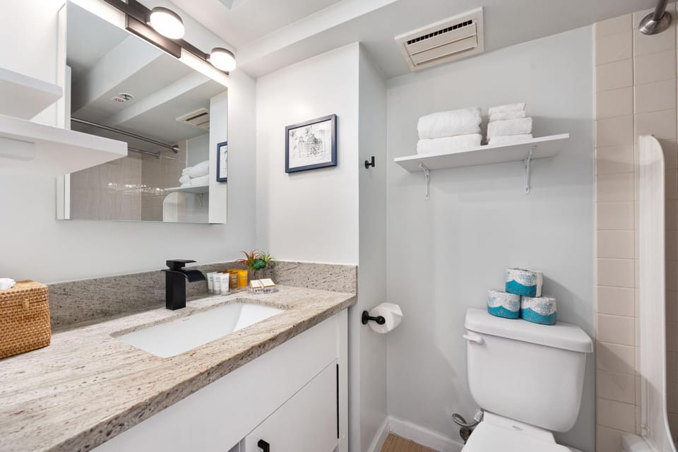 Toilet, Bathroom, Other, towels