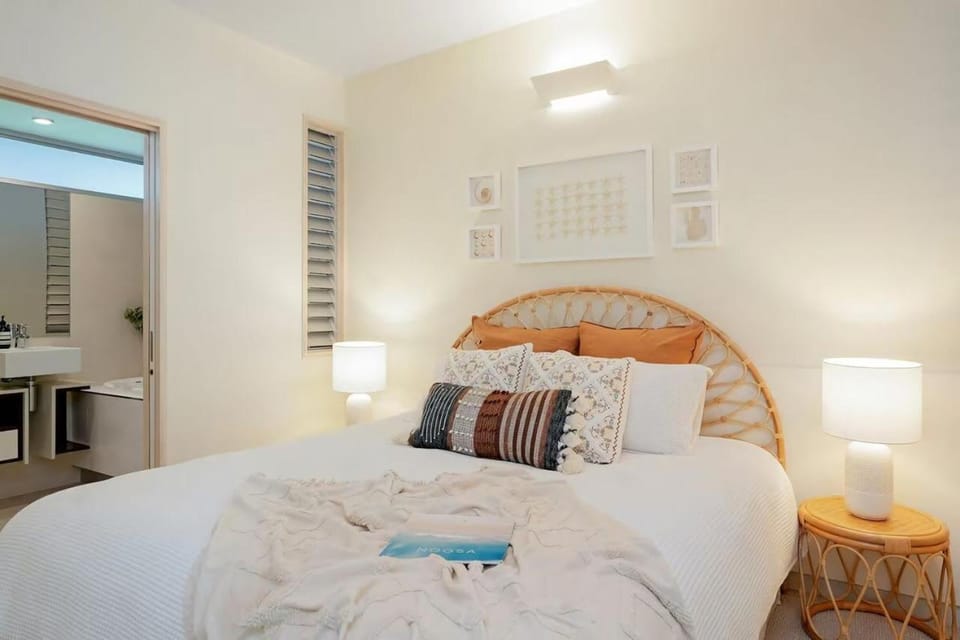 Treetop Luxury Beautiful Peppers Resort Apartment in Noosa Heads