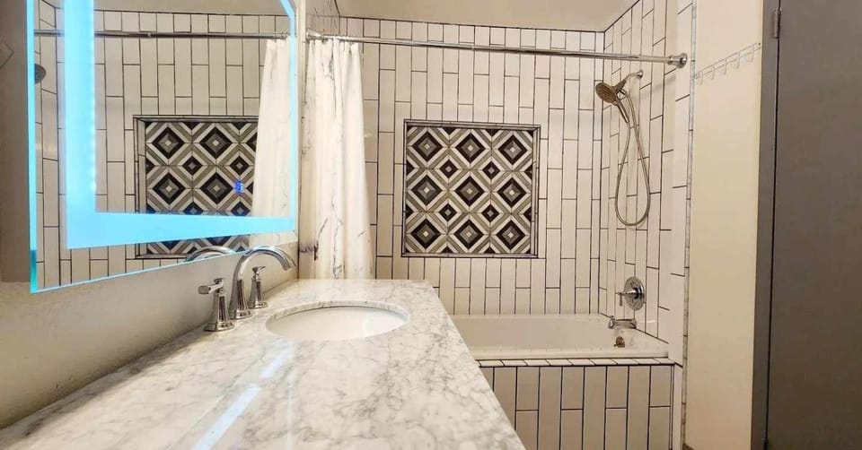 Woodlake Getaway Vacation Rental House in McQueeney