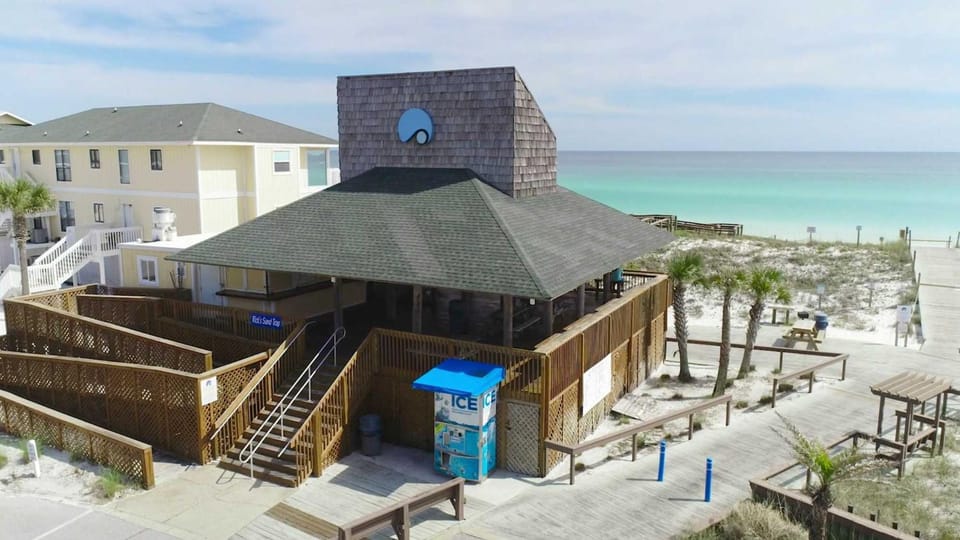 Beachfront Joy - Sandpiper Cove 5 Pools & Beach House in Destin