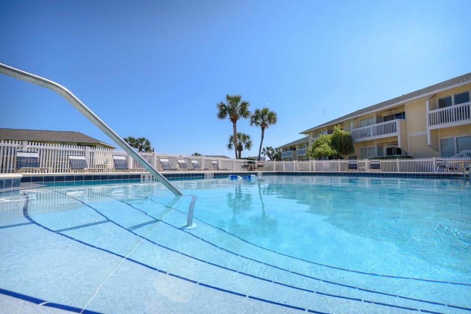 Beachfront Joy - Sandpiper Cove 5 Pools & Beach House in Destin