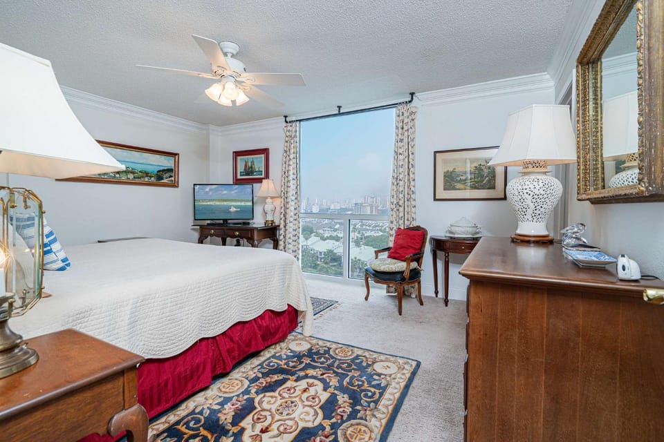 Beach Service Included Corner Condo House in Destin