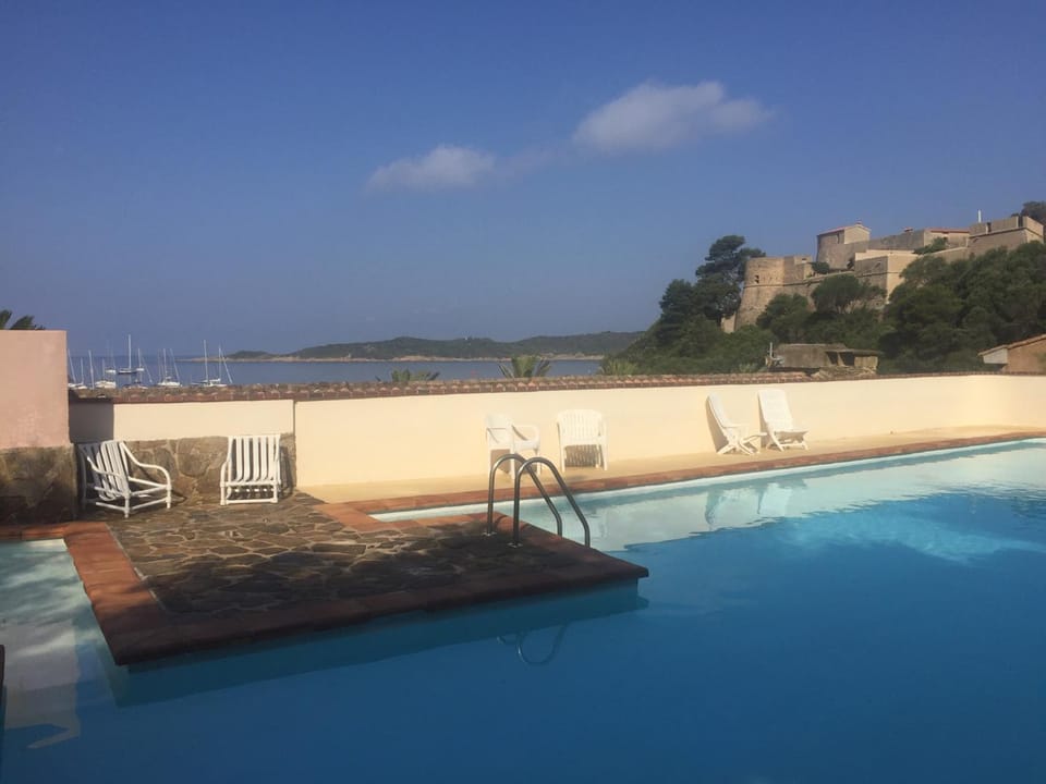Hostellerie Provencale Bed and Breakfast in Hyères