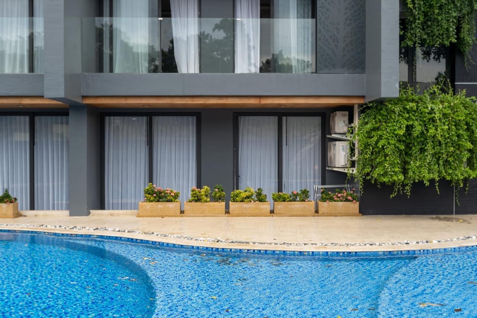 Pool view, Swimming pool