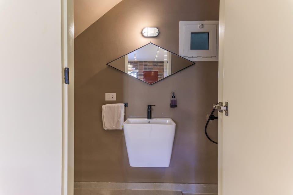 Happy Cactus 1BR Apartment In Batroun Souks Apartment in Bahsa Street, البترون، Lebanon