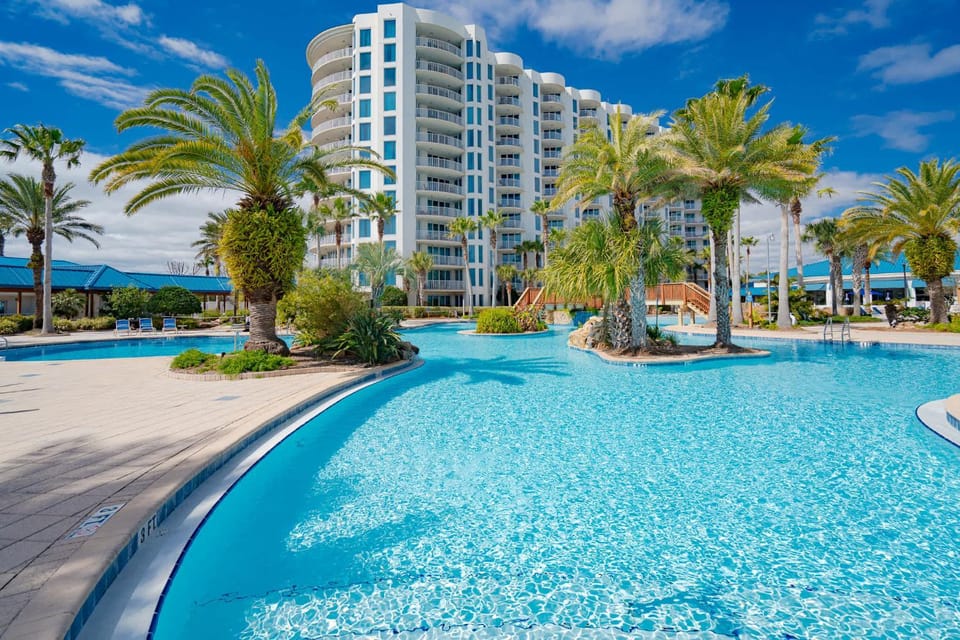 Resort Oasis with Lagoon Pool View House in Destin