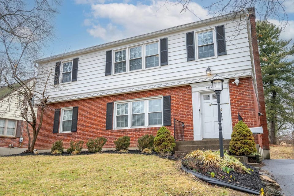 Kenwood Keys 1 - Cozy Stay for 6 House in Cincinnati