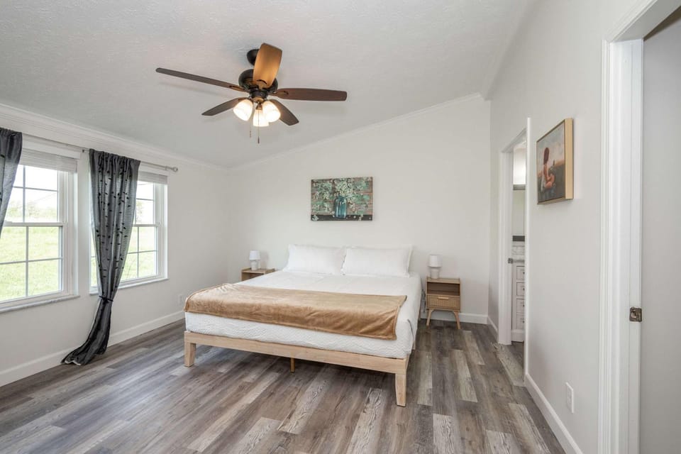 Stillwater Hollow - For 10! House in Williamstown