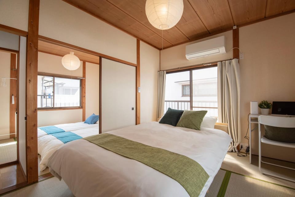 Bedroom, air conditioner