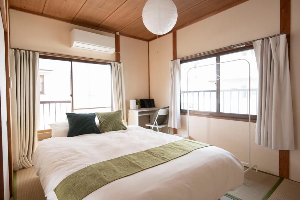 Bed, Photo of the whole room, Bedroom, air conditioner