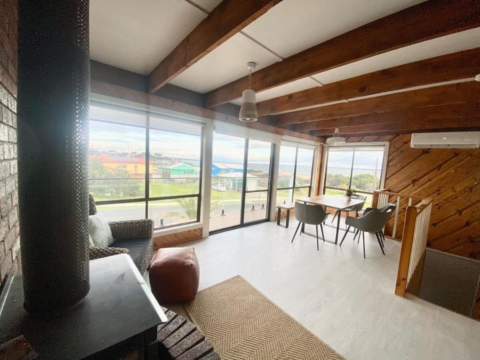 The Lakehouse 5 bedrooms House in Loch Sport
