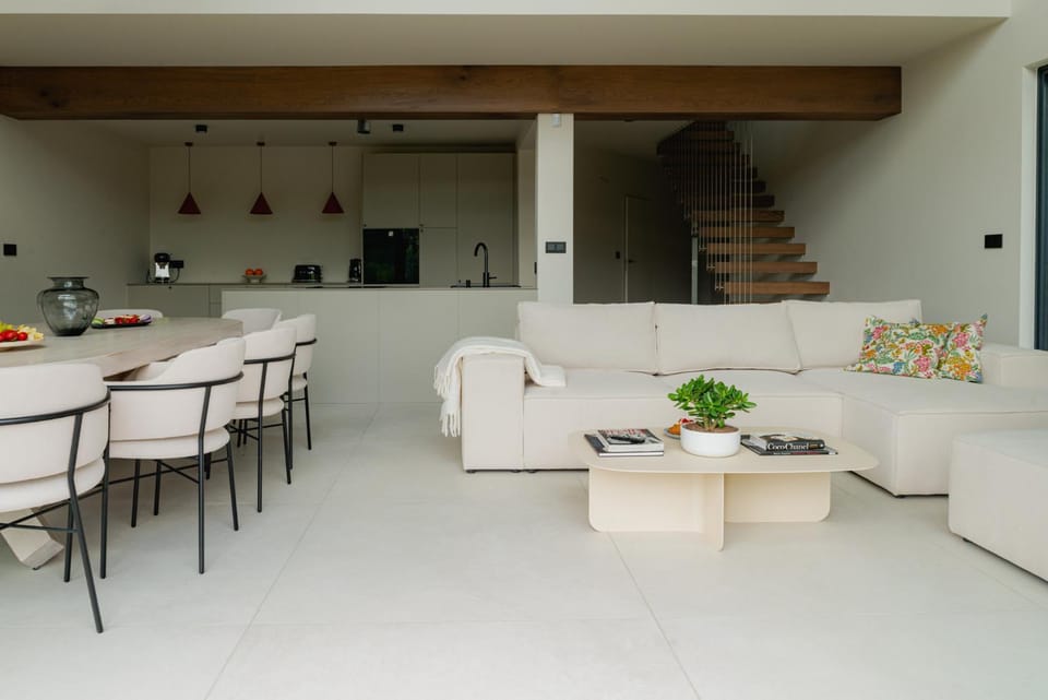 Living room, Dining area, kitchen