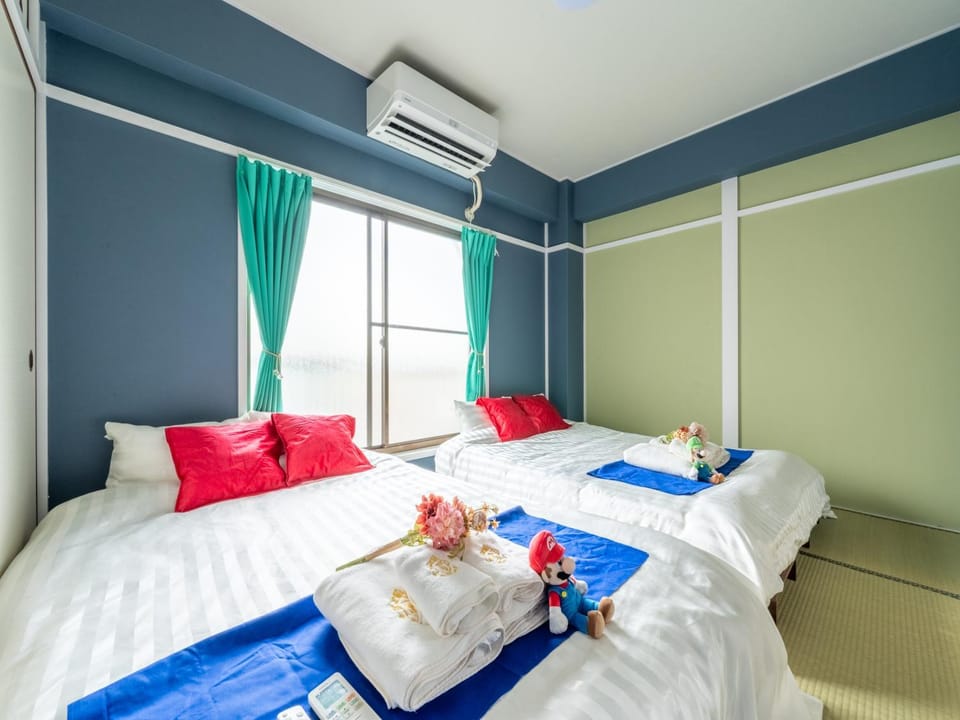 Bed, Photo of the whole room, Bedroom, towels, air conditioner