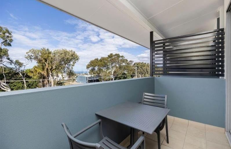 Patio, Day, Natural landscape, View (from property/room), Balcony/Terrace, Dining area, Sea view