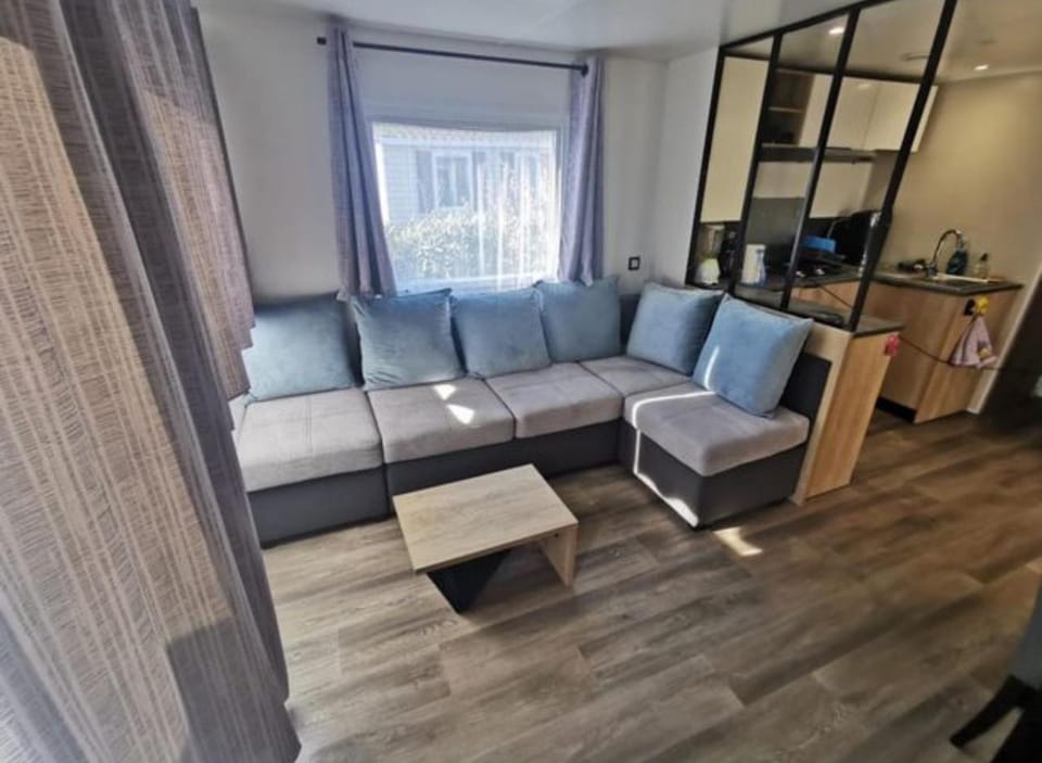 Mobil-Home 6 places climatisé avec WIFI Campground/ 
RV Resort in Lattes