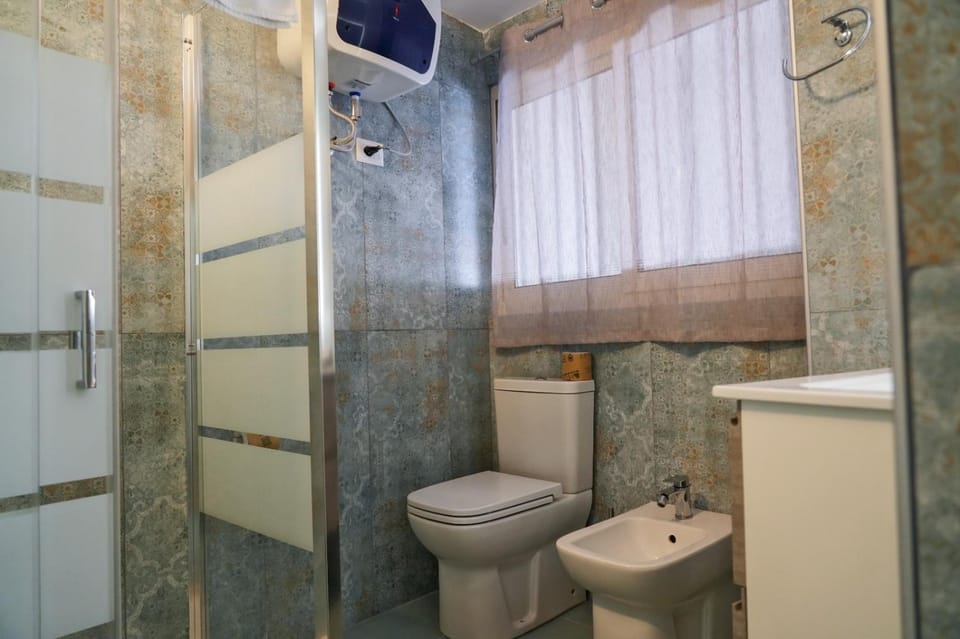 Shower, Toilet, Bathroom, bidet