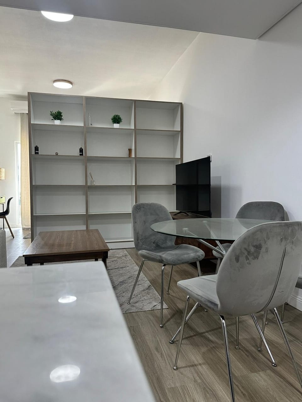 TV and multimedia, Living room, Evening entertainment