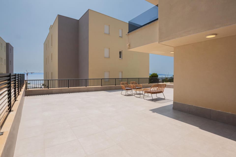 Day, Balcony/Terrace, Seating area