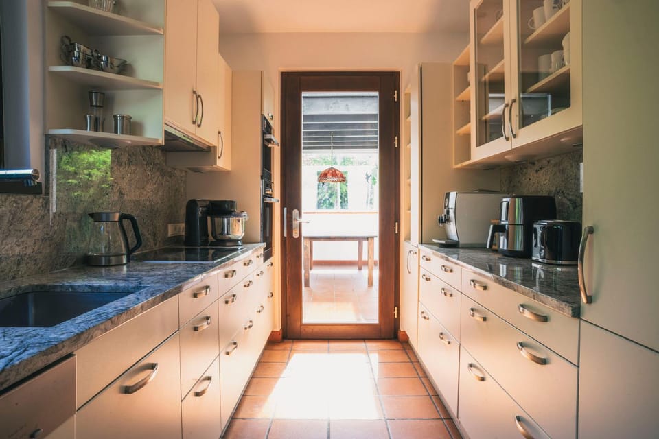 dishwasher, oven, stove, kitchen