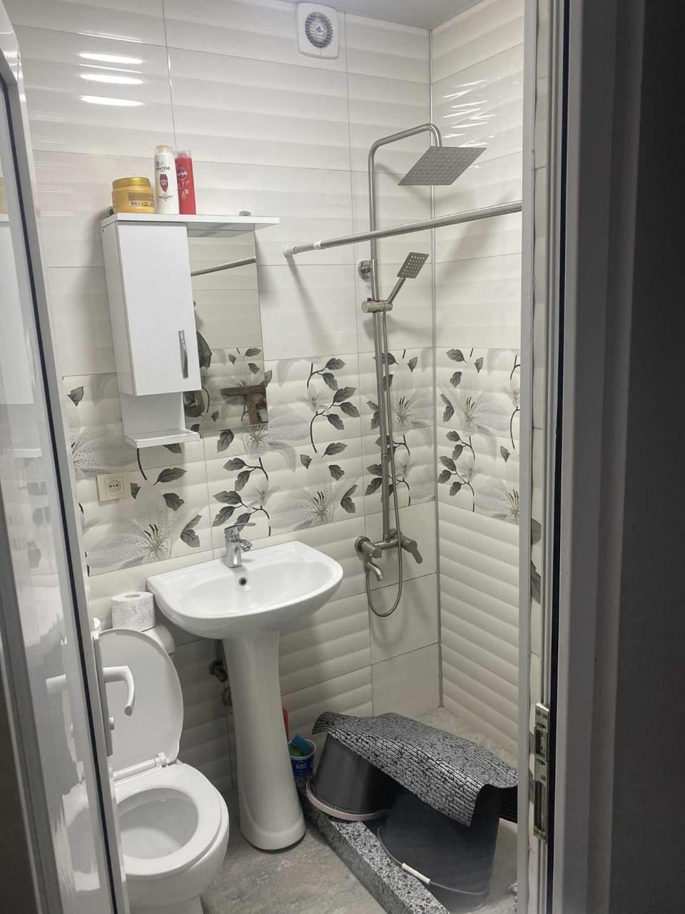 Shower, Toilet, Bathroom