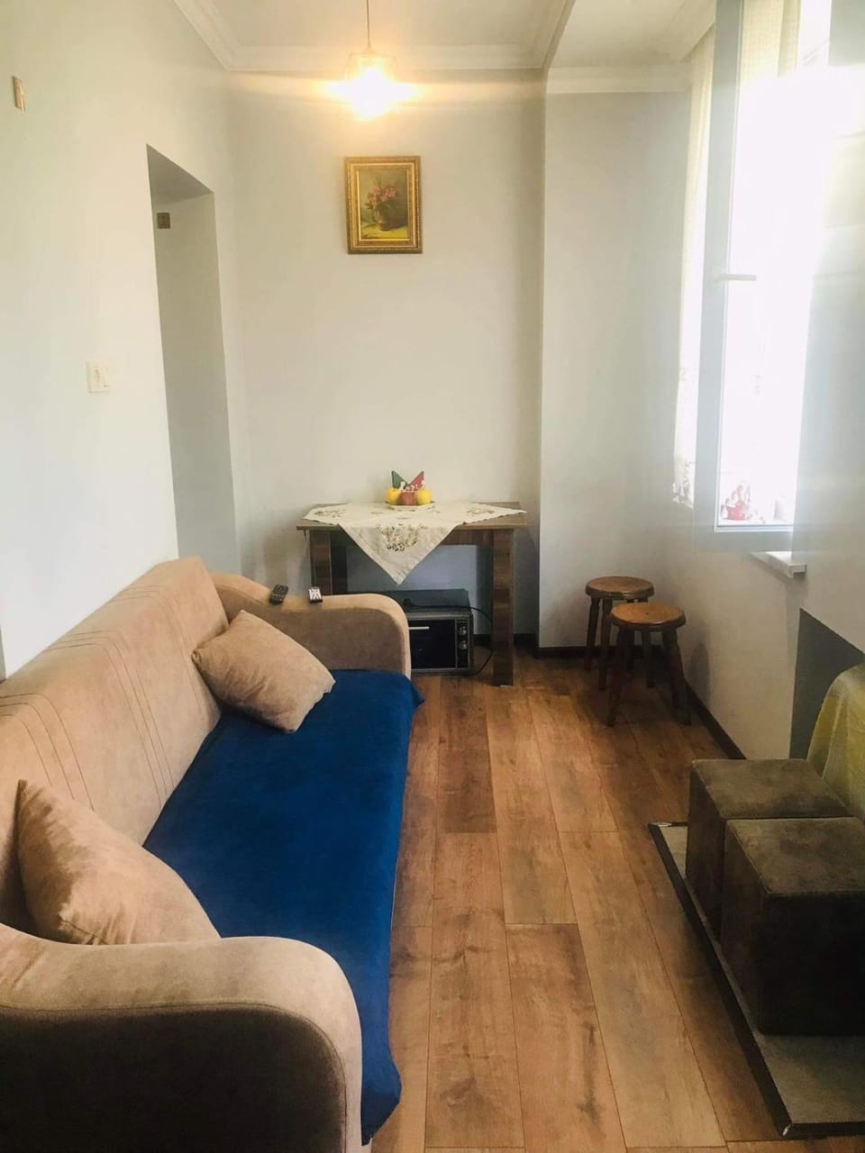 Bed, Seating area