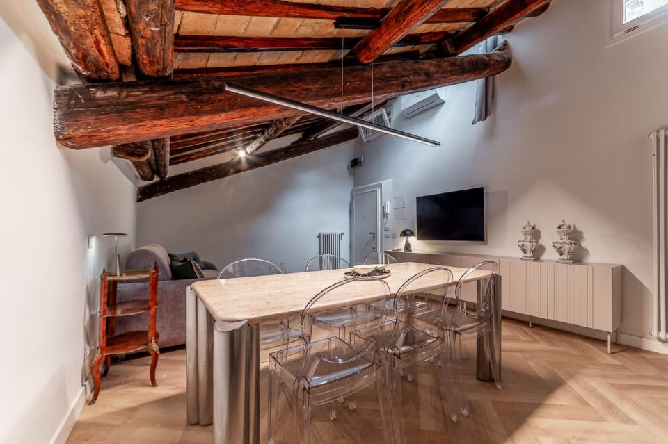 TV and multimedia, Dining area