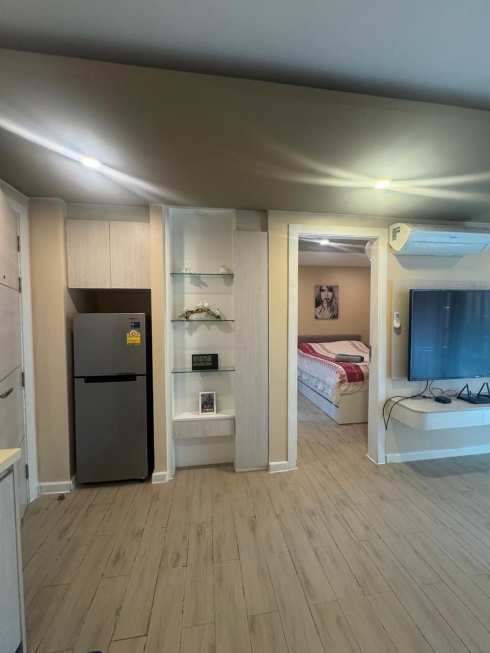 Bed, TV and multimedia, Kitchen or kitchenette, Photo of the whole room