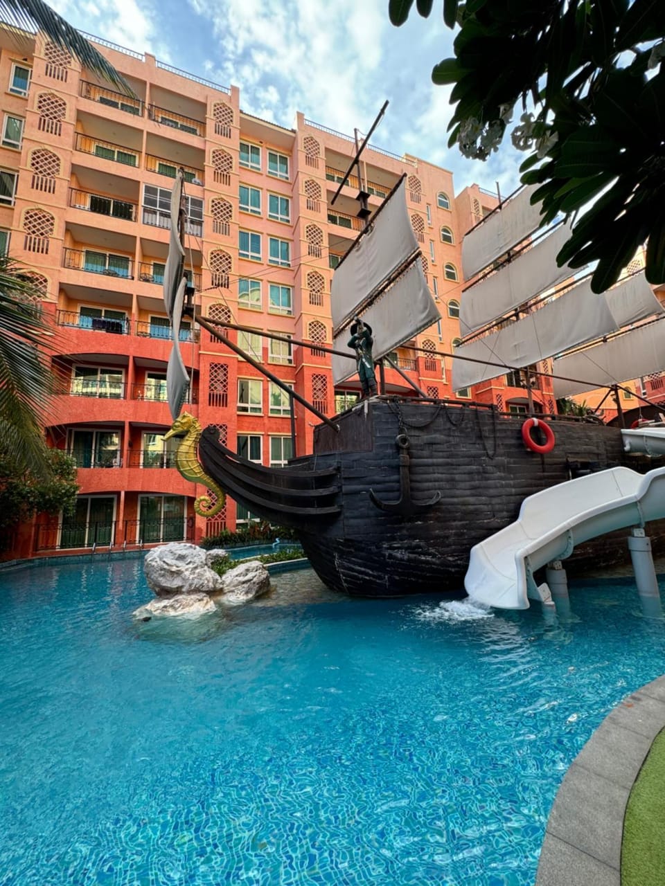 Pool view, Swimming pool