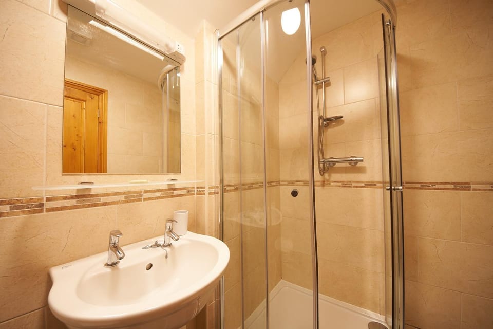 Shower, Toilet, Bathroom, Photo of the whole room