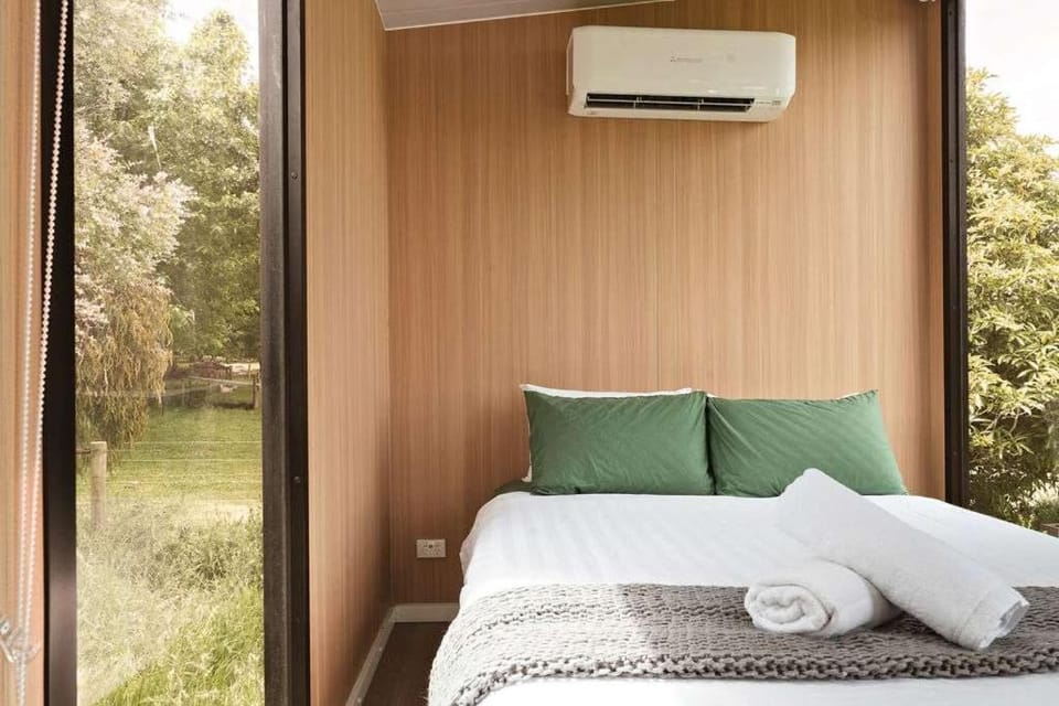 Lazy Daisy Farm by Tiny Away House in Warragul