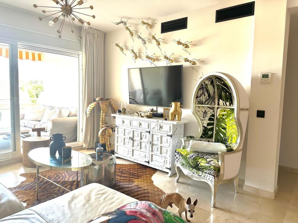 Communal lounge/ TV room, TV and multimedia, Living room, Seating area