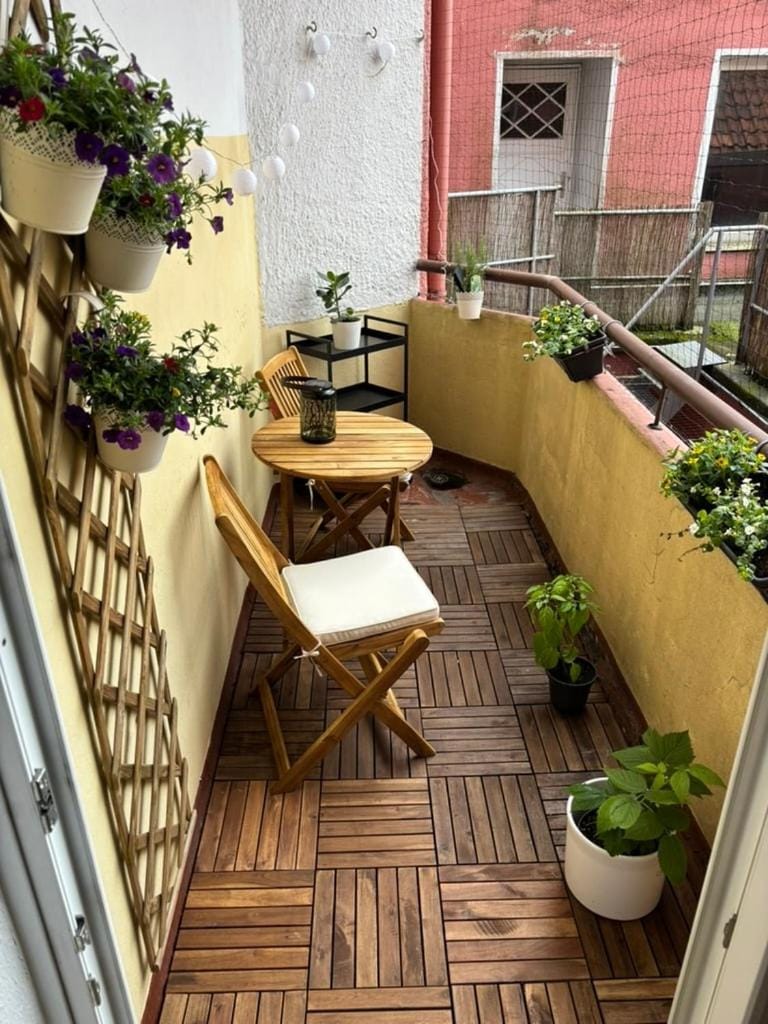 View (from property/room), Balcony/Terrace, Seating area, Dining area