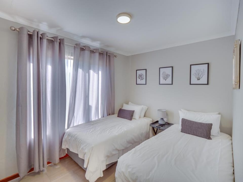 Zebula 1 Pela Lodge, 2-bedroom cottage House in North West, South Africa