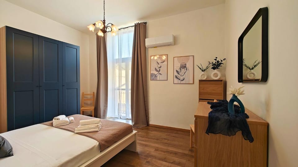 Bed, Photo of the whole room, Bedroom, towels, wardrobe
