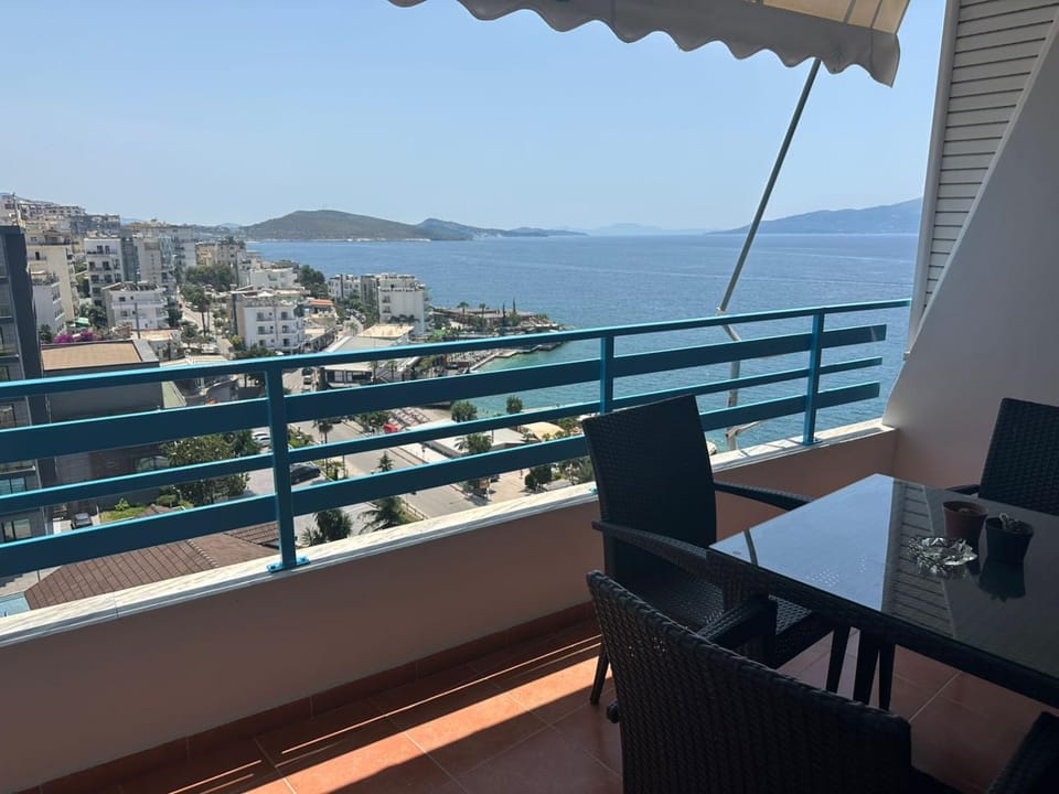 Day, View (from property/room), Dining area, Evening entertainment, Sea view