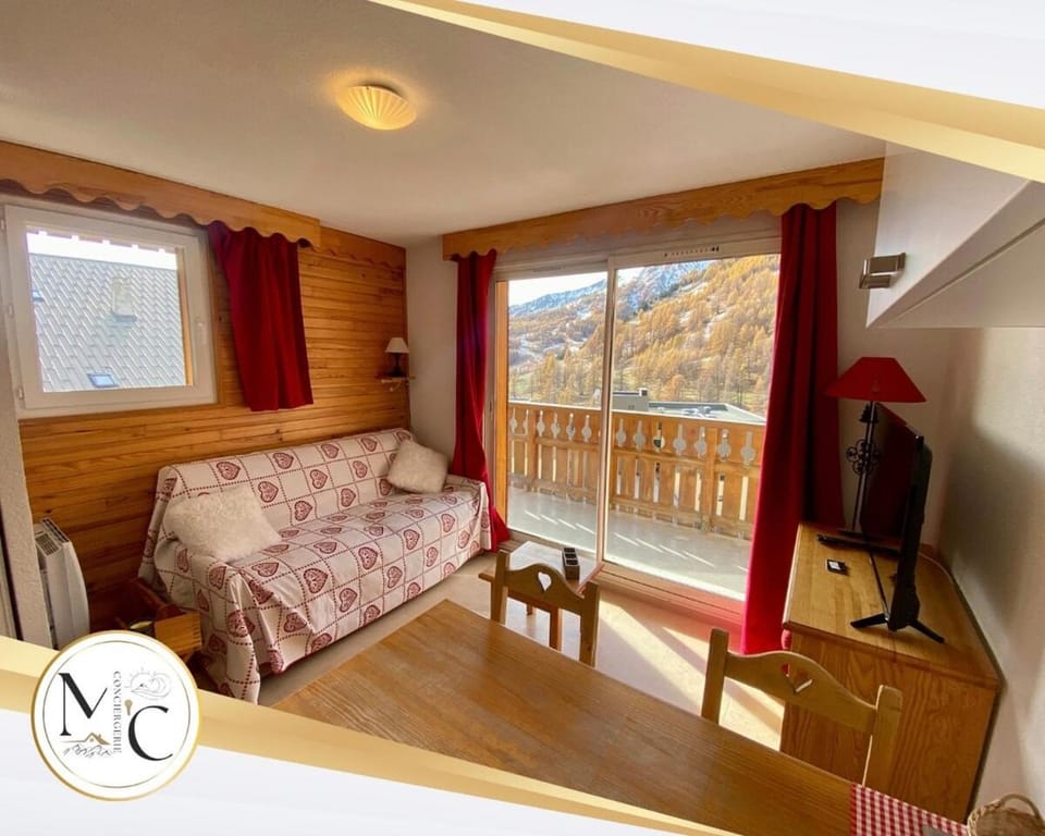 T2 view, skiing, summer pool Balcons du Soleil Apartment in Allos