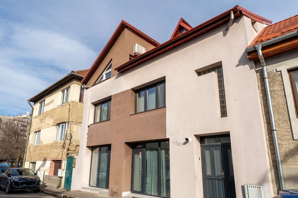 Property building, Street view